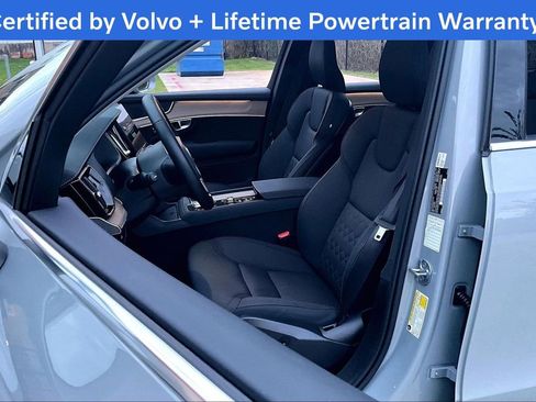Certified 2025 Volvo XC90 B6 Plus image 32