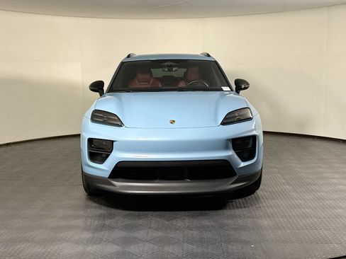 Certified 2025 Porsche Macan Electric RWD image 10