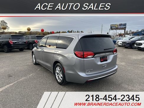 Used 2018 Chrysler Pacifica Touring Plus w/ Tire & Wheel Group image 4