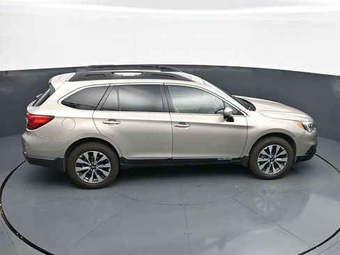 Used 2017 Subaru Outback 2.5i Limited AWD/4WD image 17