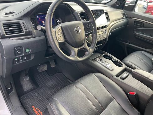 Used 2023 Honda Passport TrailSport image 5