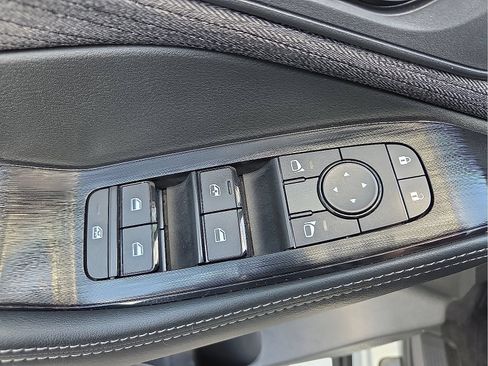 Used 2023 Nissan Rogue SV AWD/4WD image 15