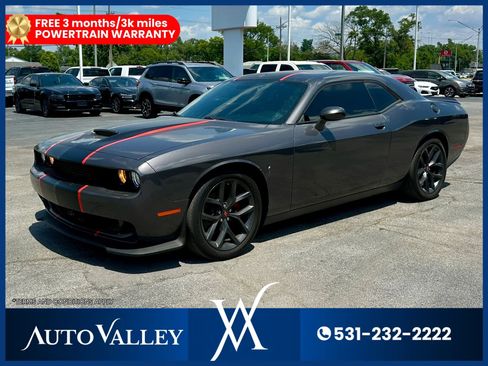 Used 2022 Dodge Challenger R/T w/ Blacktop Package RWD image 3
