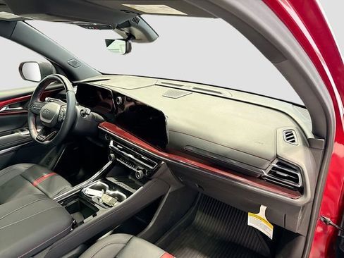 Certified 2024 Chevrolet Traverse RS w/ LPO, Floor Liner Package image 28