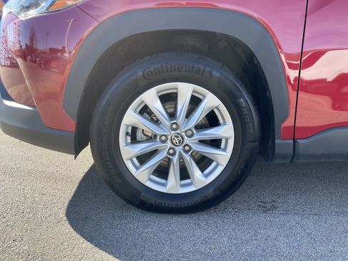 Certified 2023 Toyota Corolla Cross LE image 9