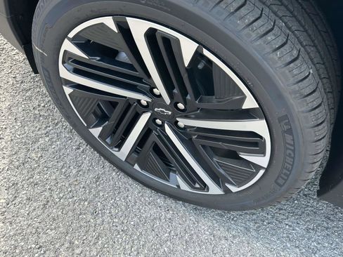 New 2026 Chevrolet Equinox RS AWD/4WD image 9