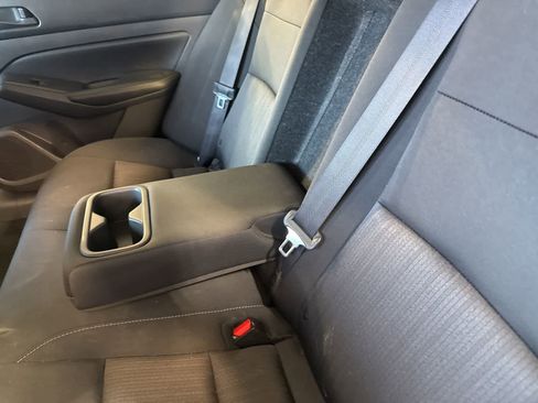 Used 2024 Nissan Altima 2.5 SV FWD image 17