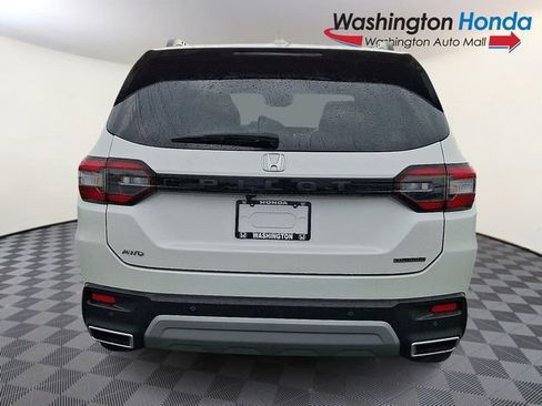 Certified 2023 Honda Pilot Touring image 5