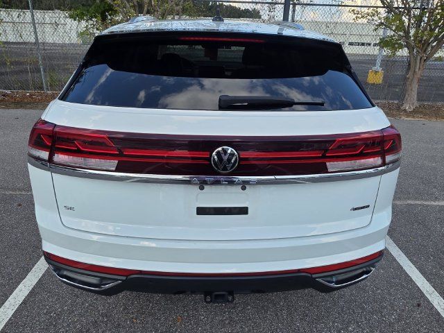 Used 2024 Volkswagen Atlas Cross Sport SE w/ Panoramic Sunroof Package AWD/4WD image 3
