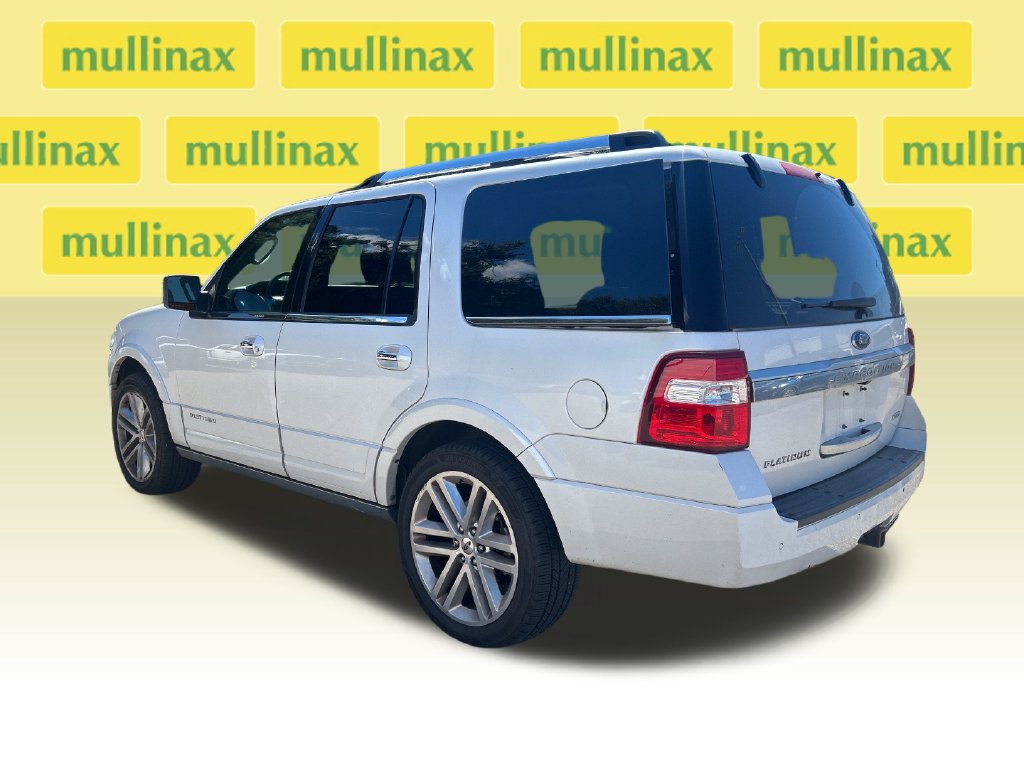 Used 2017 Ford Expedition Platinum RWD image 3