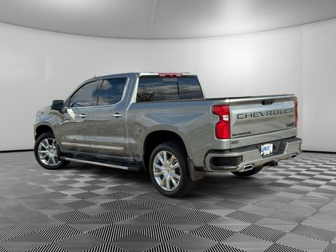Used 2025 Chevrolet Silverado 1500 High Country w/ High Country Premium Package AWD/4WD image 2