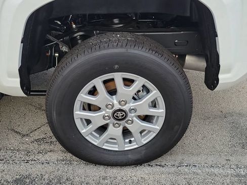 Used 2026 Toyota Tacoma SR5 AWD/4WD image 5