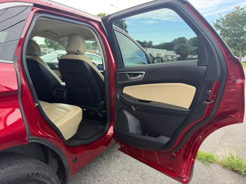 Used 2019 Ford Edge SEL w/ Equipment Group 201A FWD image 18