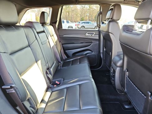 Used 2022 Jeep Grand Cherokee Limited image 17