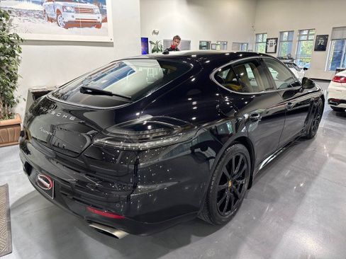 Used 2015 Porsche Panamera image 2