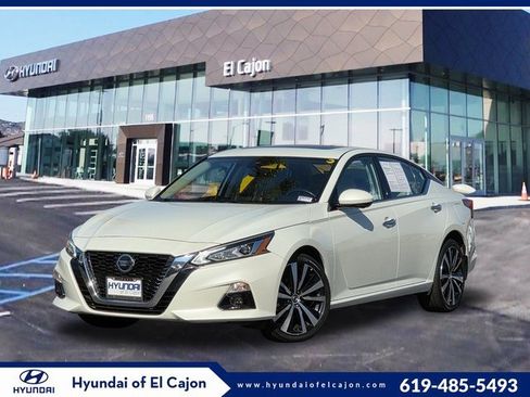 Used 2022 Nissan Altima 2.5 Platinum image 1