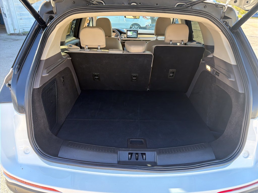 Used 2022 Lincoln Corsair AWD w/ Elements Package image 9