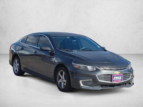 Used 2018 Chevrolet Malibu LS w/ LPO, Convenience Package 2 FWD image 3