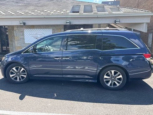 Used 2015 Honda Odyssey Touring Elite image 4
