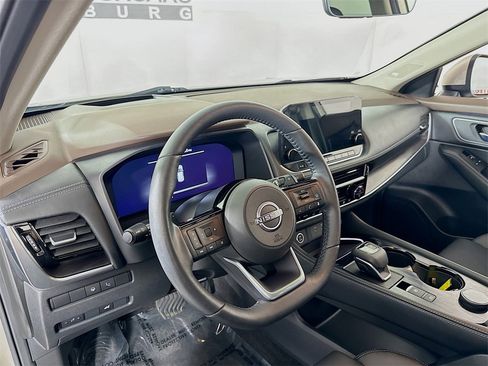 Used 2023 Nissan Rogue Platinum w/ Platinum Premium Package image 9