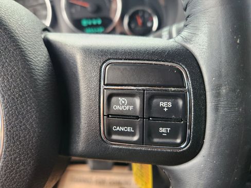 Used 2017 Jeep Wrangler Unlimited Sahara w/ Connectivity Group image 33