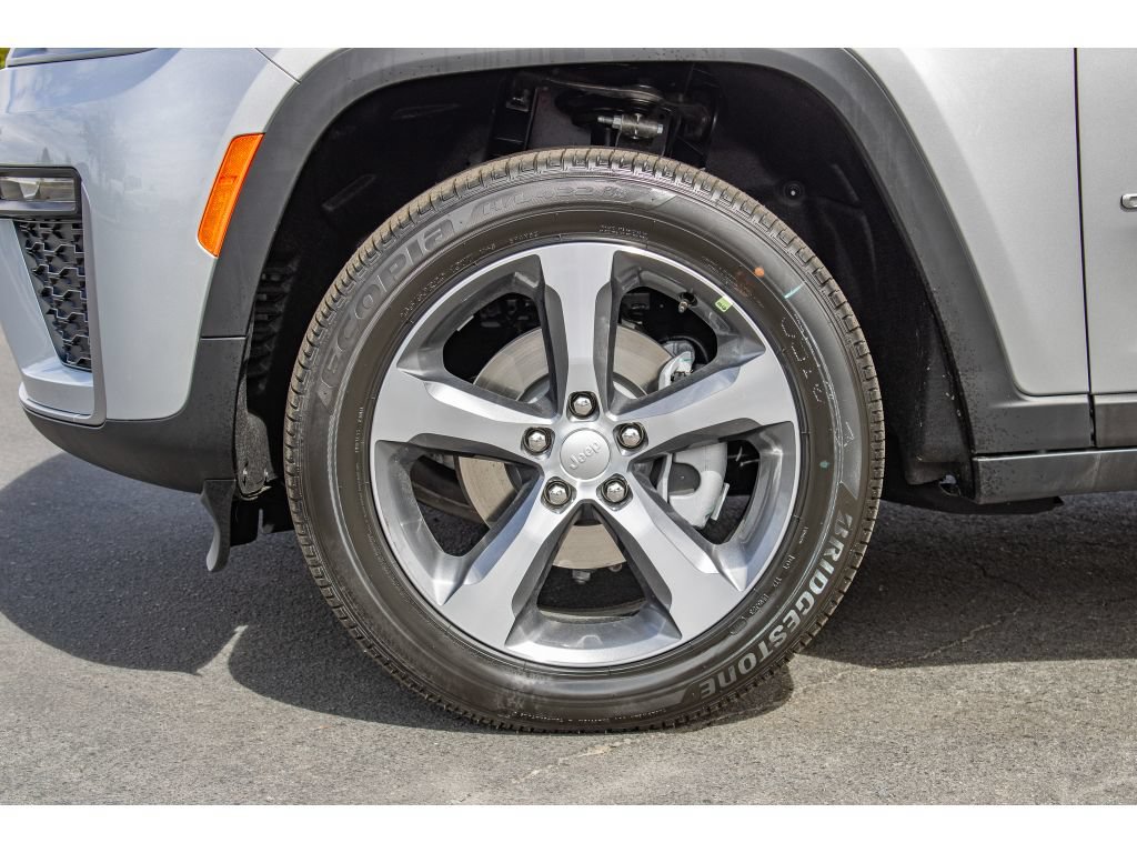 New 2026 Jeep Grand Cherokee Limited AWD/4WD image 5