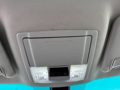 Used 2016 Ford Explorer Platinum image 19