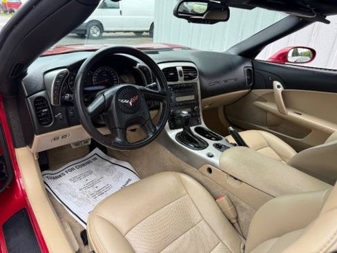 Used 2005 Chevrolet Corvette Convertible w/ Preferred Equipment Group RWD image 17