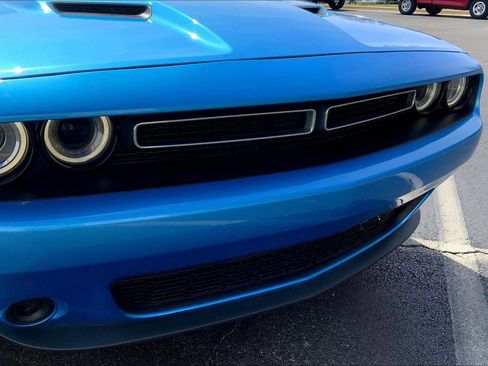 Used 2019 Dodge Challenger SXT image 25