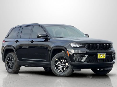 New 2025 Jeep Grand Cherokee Altitude image 2