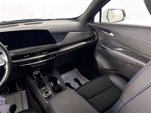 Used 2024 Cadillac XT4 Sport image 21