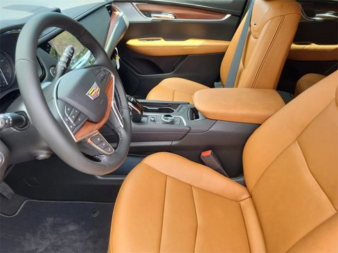 New 2025 Cadillac XT5 Premium Luxury w/ Technology Package image 9
