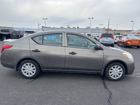 Used 2013 Nissan Versa S Plus image 4