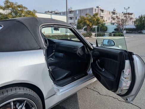 Used 2005 Honda S2000 Convertible 2D image 48