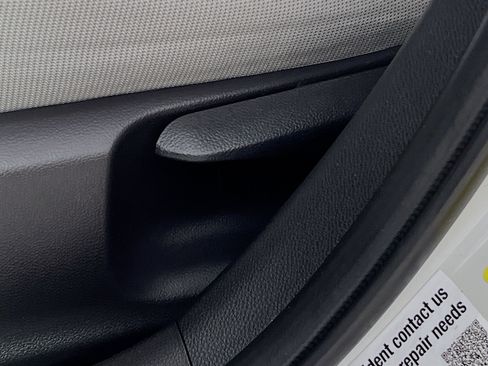 Used 2021 Toyota Corolla LE FWD image 16