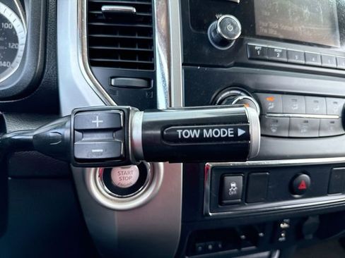 Used 2017 Nissan Titan SV RWD image 19