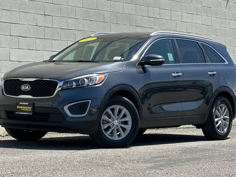 Used 2018 Kia Sorento FWD image 8