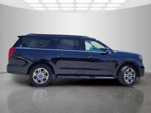 Used 2025 Ford Expedition Max Active AWD/4WD image 3