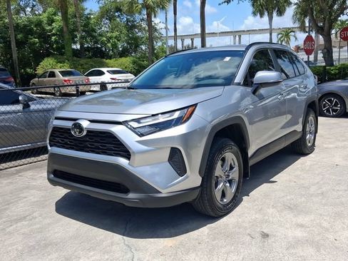 Used 2025 Toyota RAV4 XLE AWD/4WD image 2