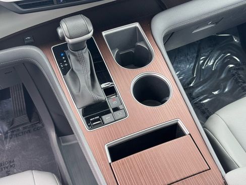 Used 2023 Toyota Sienna XLE image 20