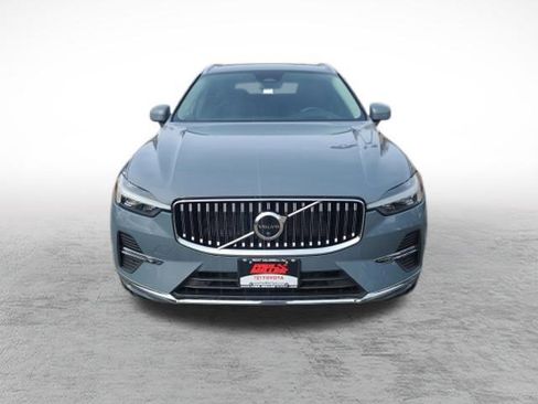Used 2023 Volvo XC60 B5 Ultimate image 2