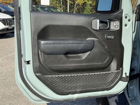 Used 2024 Jeep Wrangler Unlimited image 18