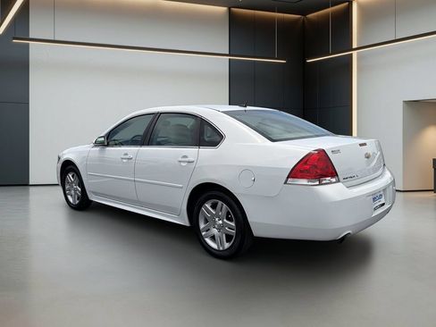 Used 2016 Chevrolet Impala LT FWD image 3
