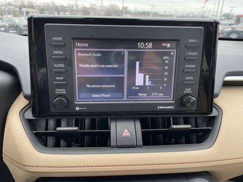 Used 2022 Toyota RAV4 LE image 17