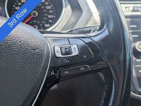 Used 2018 Volkswagen Tiguan SE w/ Panoramic Sunroof Package FWD image 26