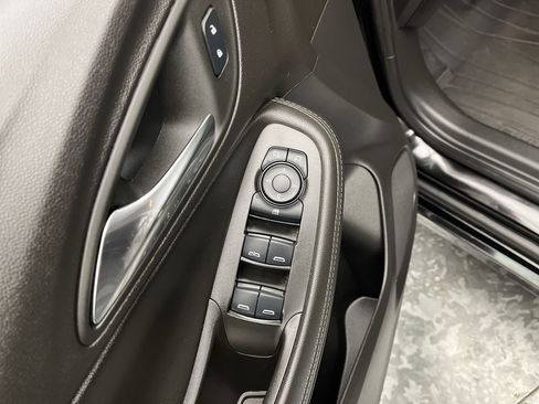 Certified 2024 Buick Encore GX Sport Touring image 8