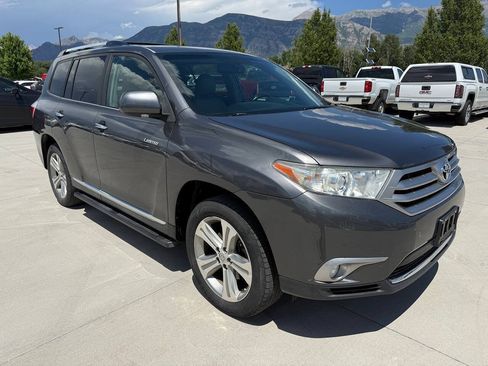 Used 2011 Toyota Highlander Limited w/ Tow Pkg AWD/4WD image 9