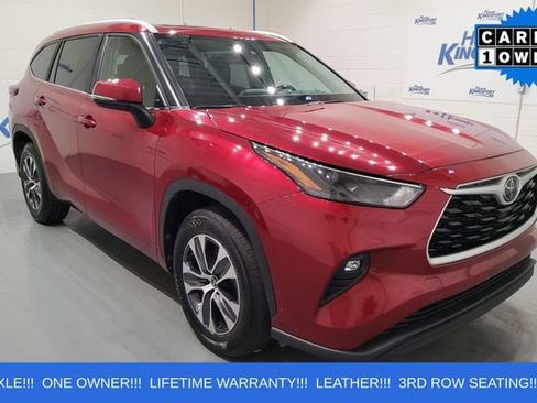 Used 2023 Toyota Highlander XLE FWD image 1