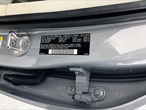 Used 2024 Volvo XC60 B5 Ultimate w/ Protection Package Premier image 44