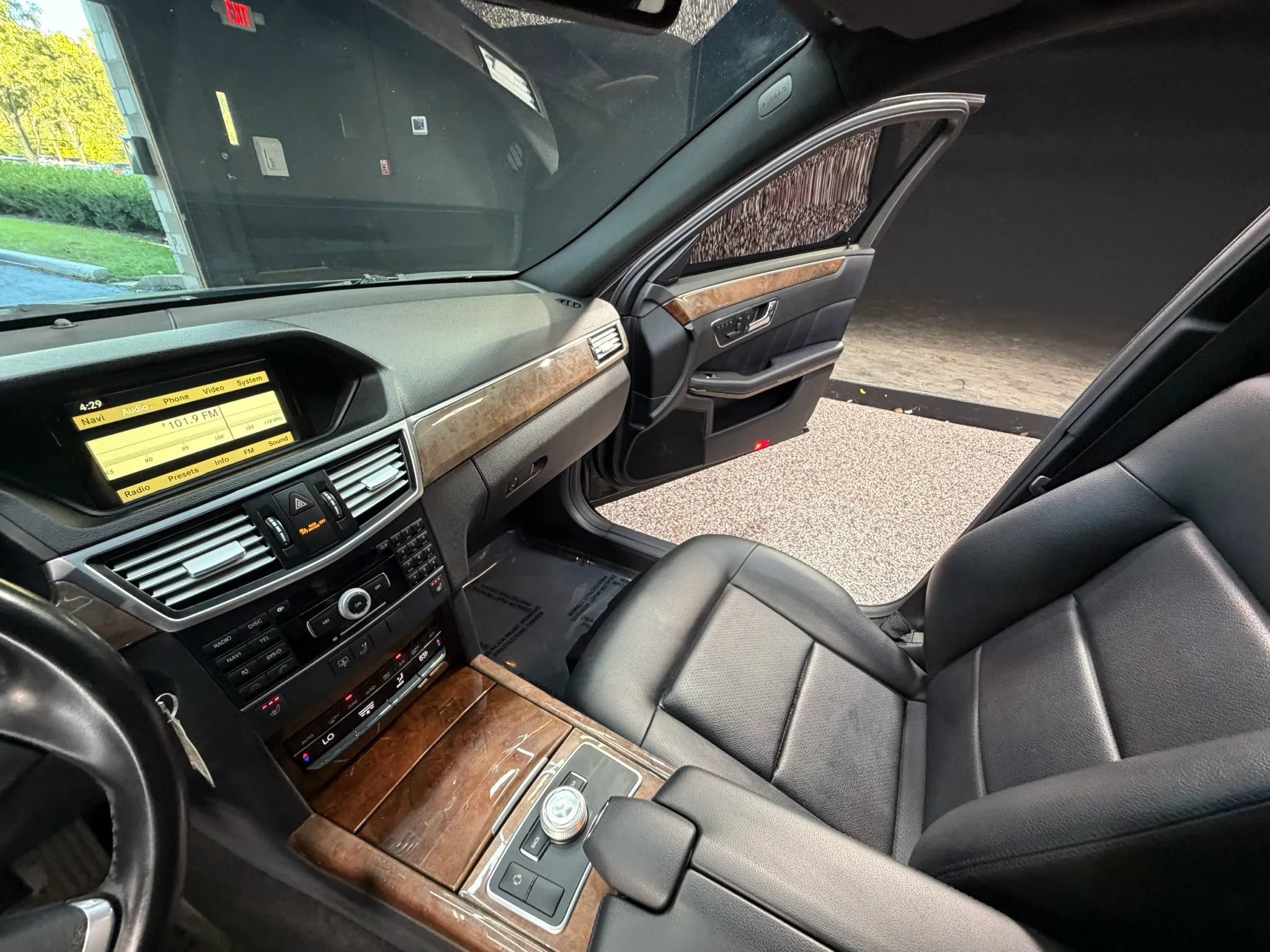 Used 2011 Mercedes-Benz E 350 4MATIC Sedan image 25